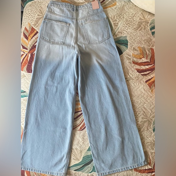 C&A light wash jeans - Picture 4 of 7